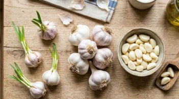 Mẹo bảo quản tỏi cả năm không mọc mầm, thơm ngon như mới mua