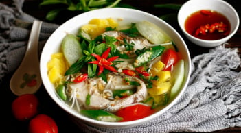 Nấu canh cá cho nước sôi hay nước lạnh