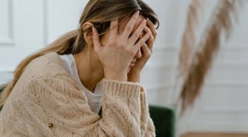 Tổn thương cảm xúc ở người trẻ và hành trình chữa lành đúng cách