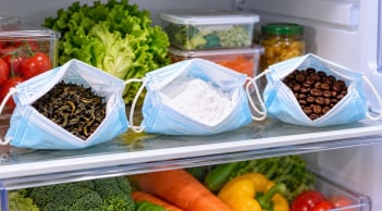 Vì sao nhiều nhà đặt khẩu trang y tế trong tủ lạnh? Hóa ra là mẹo thú vị