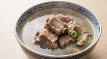 Canh hầm xương vừa ngon vừa bổ nhưng có 3 nhóm người nên hạn chế dùng