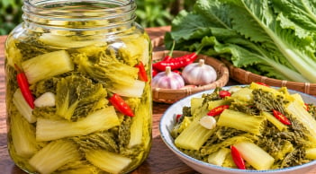 Mẹo muối dưa cải vàng giòn, không khú, không váng, để lâu vẫn ngon