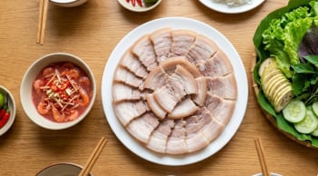 Cách luộc thịt lợn thơm mềm, trắng đẹp, không bị thâm đen