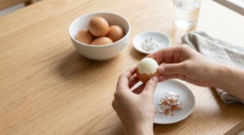 Cách luộc trứng dễ bóc vỏ: Chỉ cần thêm một gia vị đặc biệt