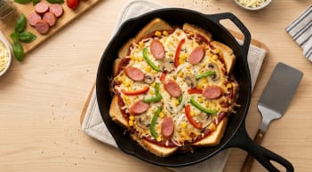 Cách làm pizza từ bánh mì: Chỉ cần một chiếc chảo là có ngay pizza thơm ngon