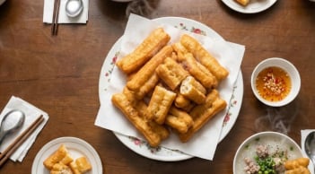 Cách tự làm quẩy chiên, nguyên liệu đơn giản, dễ mua