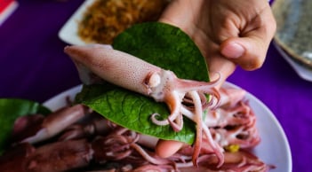 Cách luộc mực ngọt lịm, giòn sần sật, không tanh