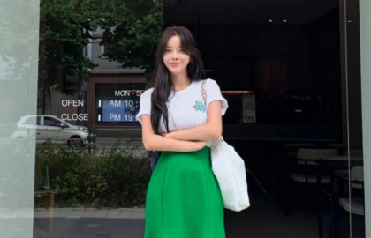 Gợi ý loạt cách mix chân váy sáng màu chuẩn đẹp và trẻ trung, nổi bật nhất trong mùa hè này