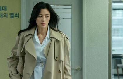 'Chị đẹp' Jun Ji-hyun tái xuất với phong cách sang xịn mịn nhìn là mê