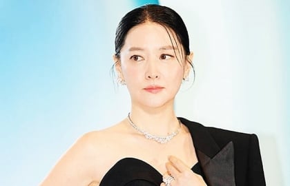 Điểm danh  những kiểu áo phụ nữ sau 50 nên cân nhắc loại bỏ khỏi tủ đồ