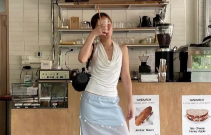 Chân váy xuyên thấu trở lại mạnh mẽ trong mùa hè: Bí quyết mặc đẹp tinh tế và thời thượng