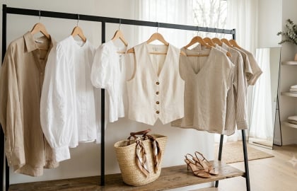 Áo phông ôm sát dần lỗi mốt? 5 kiểu áo đang được phụ nữ sành mặc ưu ái hơn