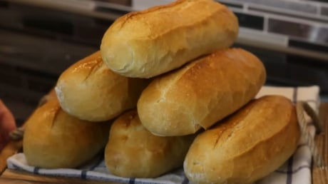 Mẹo giữ bánh mỳ giòn thơm, lâu ỉu