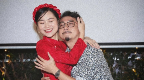 Lâm Vỹ Dạ khoe khoảnh khắc 'tình bể bình' bên ông xã kèm lời nhắn ngọt ngào