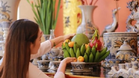 4 cúng xong phải hạ xuống ngay, để lâu mất lộc: Là thứ gì?