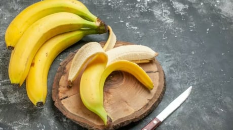 Mẹo bảo quản chuối chín tươi lâu không bị thâm đen cực đơn giản mà ít ai biết