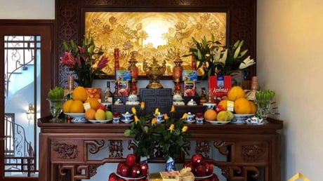 Đặt Bình Hoa trên Bàn Thờ chớ tùy tiện: Đây là vị trí nhà Giàu hay đặt giúp Chiêu Tài Rước Lộc