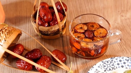 Táo đỏ rất tốt nhưng ăn sai cách lại chẳng khác 'thuốc độc' - ặc biệt 5 nhóm người càng ăn càng hại