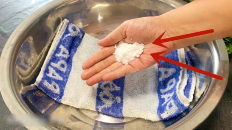 Mẹo làm sạch khăn tắm, khăn mặt bị nhớt, có mùi hôi: Ngâm trong loại nước này là mềm mại, sạch như mới