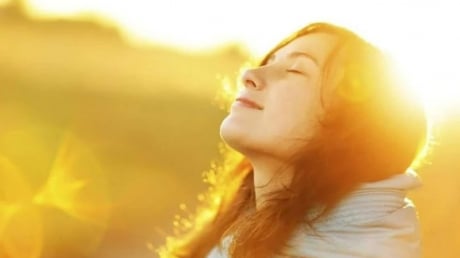 Phật chỉ ra, có 7 việc không đáng để làm trong đời người, tránh để cuộc đời an nhiên và tự tại