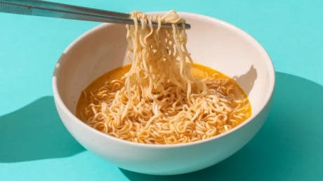 Thường xuyên ăn sáng bằng mì tôm, sau 30 ngày, có thể có 3 thay đổi đáng chú ý