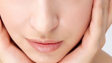 5 cách tự nhiên giúp làm mờ nếp nhăn khi cười và vùng mắt hiệu quả tại nhà