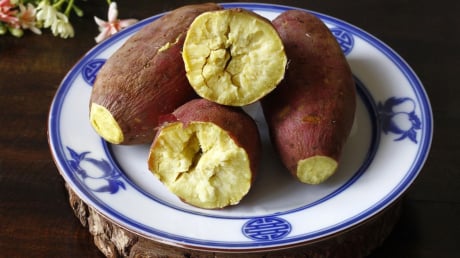 Mẹo luộc khoai lang chín mềm chỉ tốn 5 phút của người Nhật