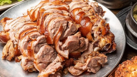 4 nhóm người không nên ăn thịt chân giò