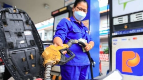 Giá xăng dầu đồng loạt giảm mạnh: Dầu giảm hơn 3.000 đồng/lít, thị trường biến động ra sao?