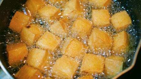 Mẹo rán đậu không ngấm dầu mỡ, để lâu vẫn giòn