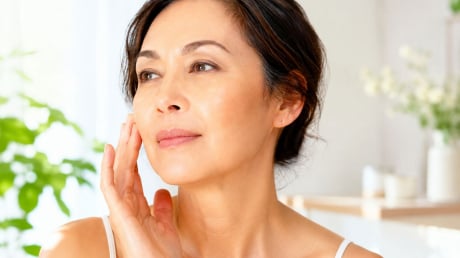 Từ tuổi 40: Phụ nữ chăm da mặt căng mịn mà quên 2 vùng này thì vẫn lộ tuổi tác