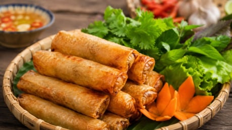 5 mẹo rán nem vàng giòn, không rách vỏ, để lâu vẫn ngon và cấp đông cực tiện