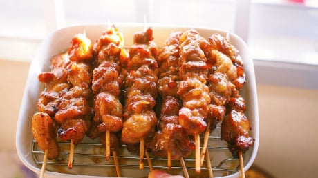 Cách ướp thịt xiên nướng đậm đà, ngon không kém ngoài hàng