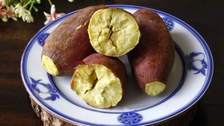 Cách luộc khoai lang ngọt bùi, bở tung