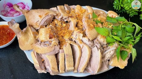 Luộc vịt đừng chỉ thả gừng hay sả: Bỏ thêm thứ này vào món ăn hết sạch mùi tanh, cực phẩm