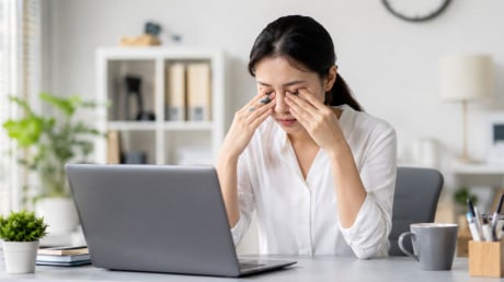 5 cách luyện tập cực nhanh giúp đôi mắt sáng khỏe hơn cho người thường làm việc máy tính