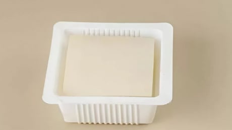 Vì sao đậu phụ luôn được ngâm trong nước?