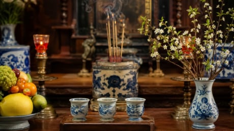 Vì sao không thể thiếu Nước khi dâng cúng thắp hương? Nên dùng nước lã hay loại nước gì tránh phạm kỵ?