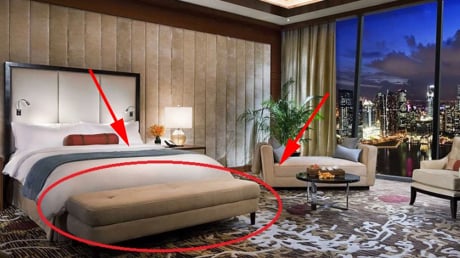 Tại sao khách sạn lại đặt một chiếc ghế ở phía cuối giường? 90% người không biết lý do