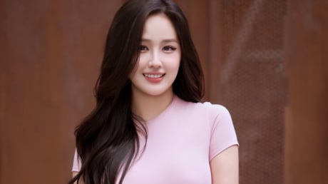 Mai Phương Thuý lên tiếng khi bị nhận xét 'khó thành công khi không có danh xưng Hoa hậu'