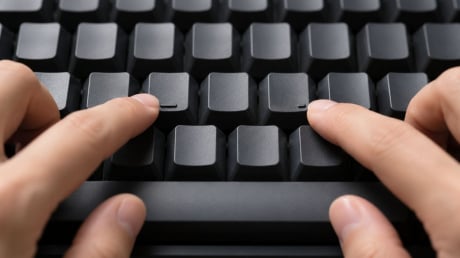 Vì sao bàn phím F và J thường có gờ nổi?