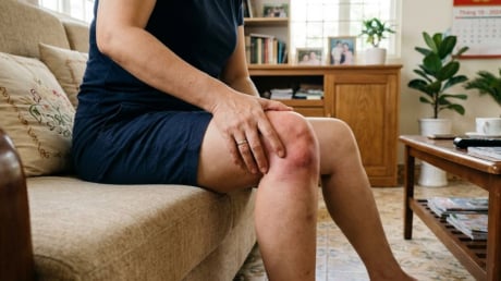 Thấy 5 dấu hiệu này, cảnh báo khớp gối đang thoái hóa