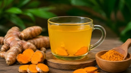 Uống nước nghệ tươi hàng ngày có nên không?