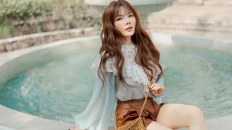 Lý Nhã Kỳ úp mở chuyện sắp có tin vui