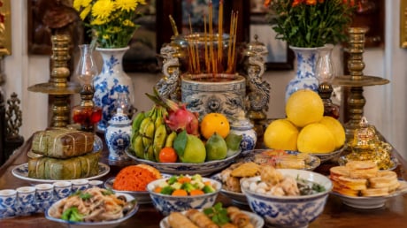 Dâng cúng xong nhớ hạ sớm 5 thứ này khỏi ban thờ, để càng lâu càng dễ phạm điều kiêng kỵ