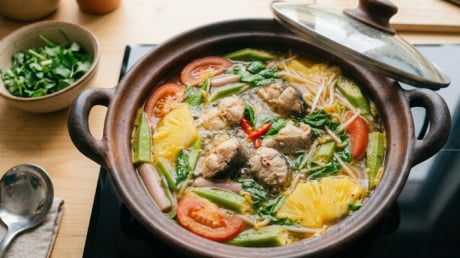 Vì sao nấu canh cá bằng nước lạnh dễ bị tanh?