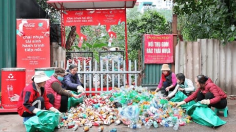 Phụ nữ sống tích cực: Khi những việc nhỏ tạo nên cộng đồng văn minh