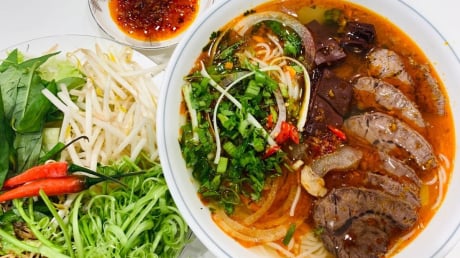 Cách nấu bún bò Huế đơn giản tại nhà
