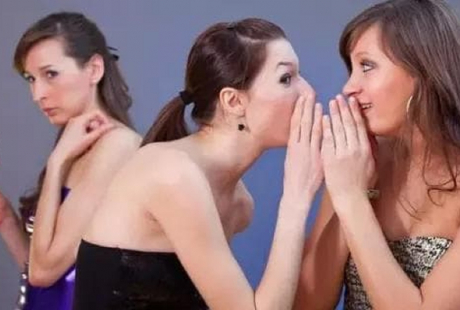 Trong bữa tiệc, người có 4 biểu hiện này rất kém năng lực