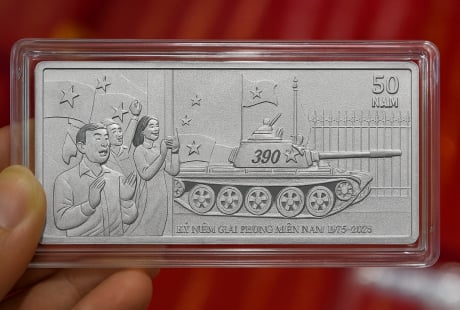 Cảnh giác với ‘bạc thỏi kỷ niệm’ tràn lan trên mạng: Đừng để lòng yêu nước trở thành cái bẫy của kẻ lừa đảo 